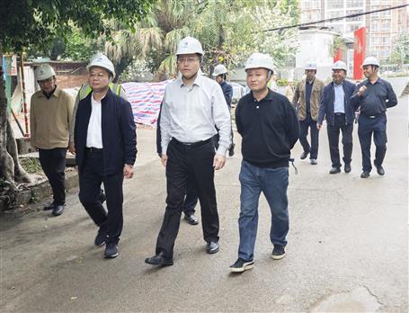 石中华到冶建督查走访在建危改项目